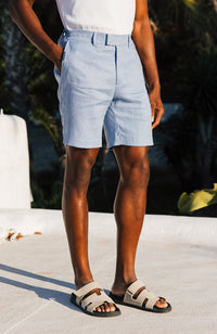 Model is 6'1 with W30, wearing W30