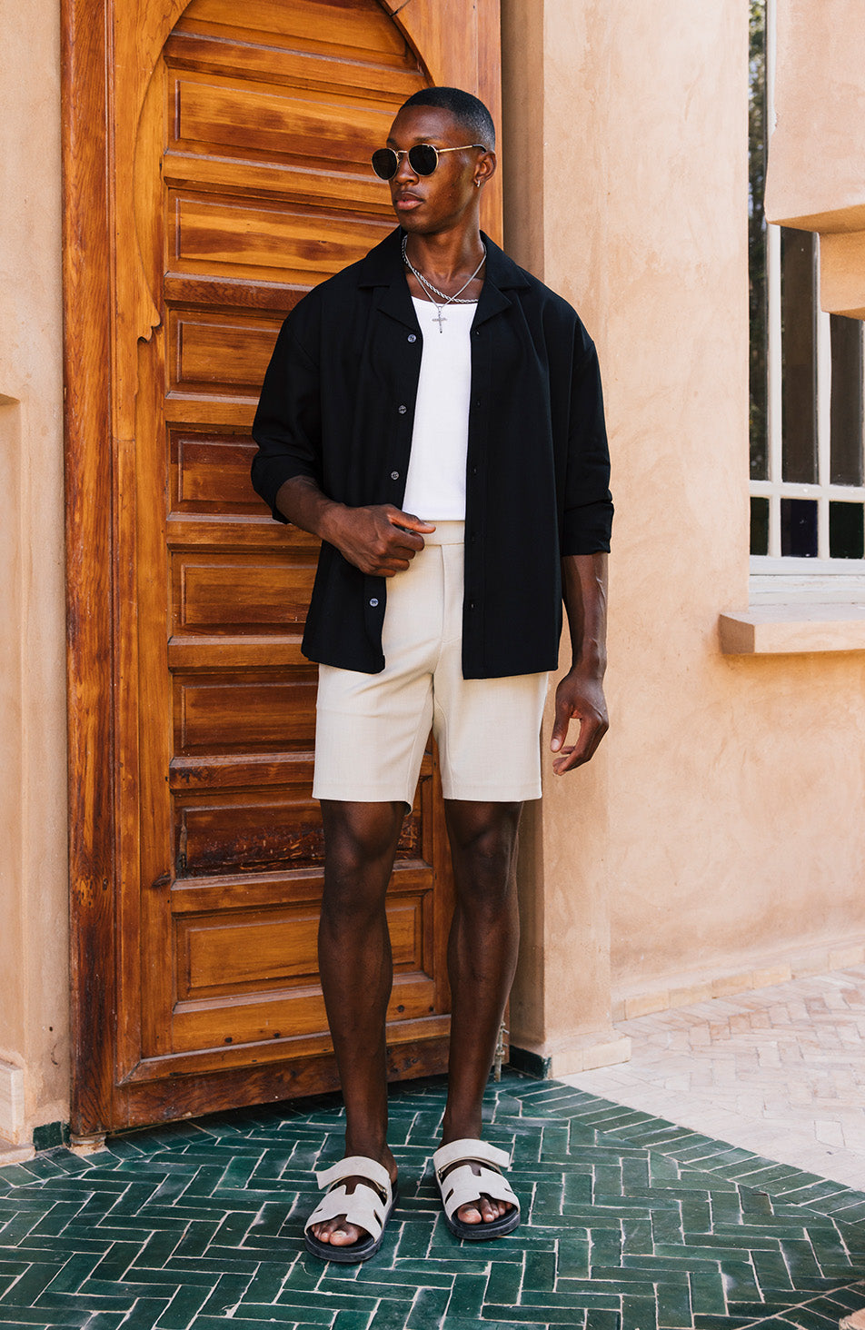 Deveron Oversized Long Sleeve Revere Shirt in Black