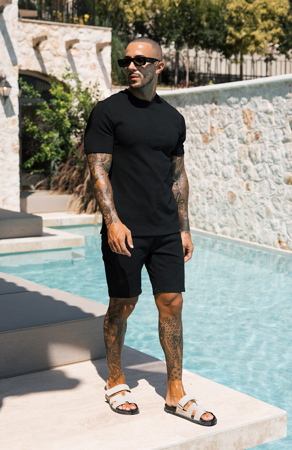 Tanami Textured Stretch Slim Tee in Black