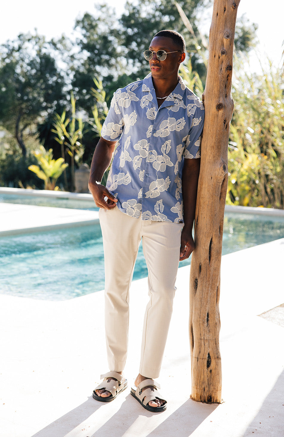 Kantun Luxury Embroidery Floral Shirt in Blue