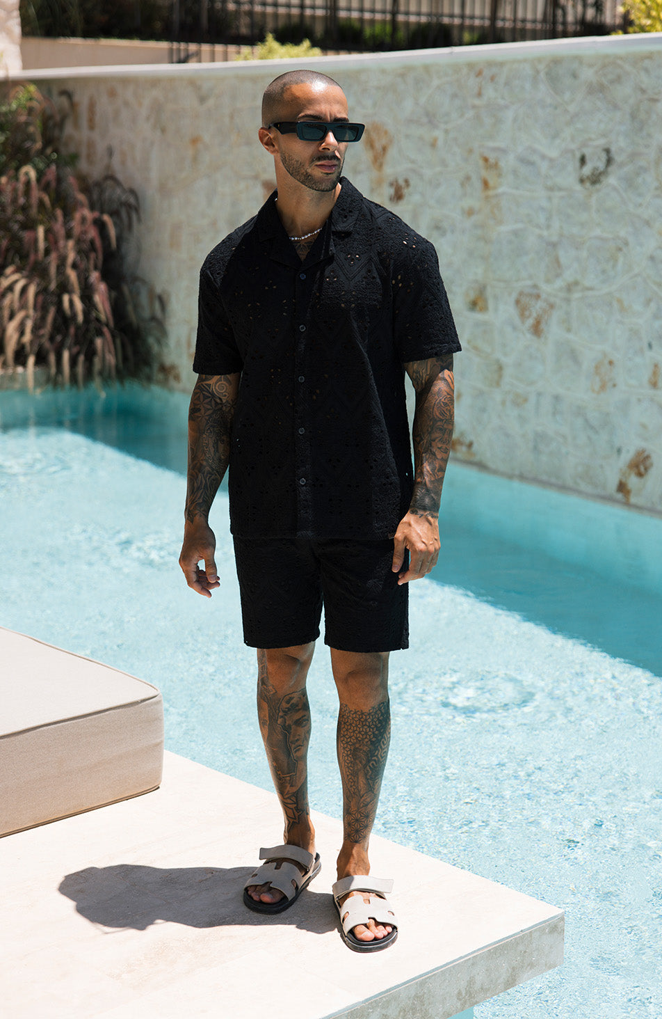 Destino Luxury Embroidered Relaxed Lined Shorts in Black