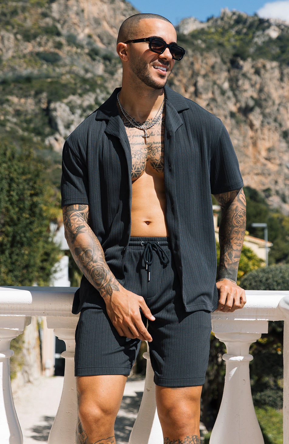 Riviera Shorts in Midnight