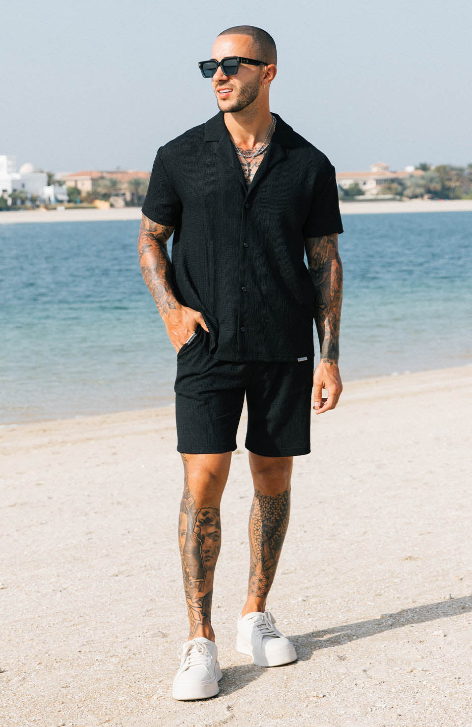 Eivissa Slim Stretch Shorts in Black