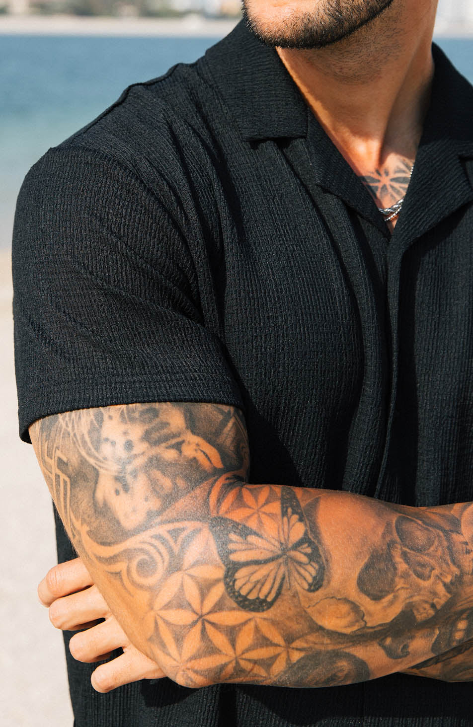 Eivissa Relaxed Fit Shirt in Black