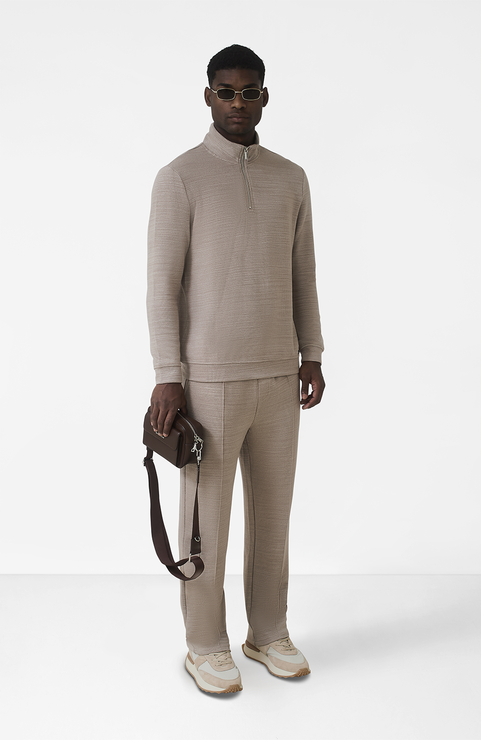 Leandre Regular Premium Textured Quarter Zip in Taupe