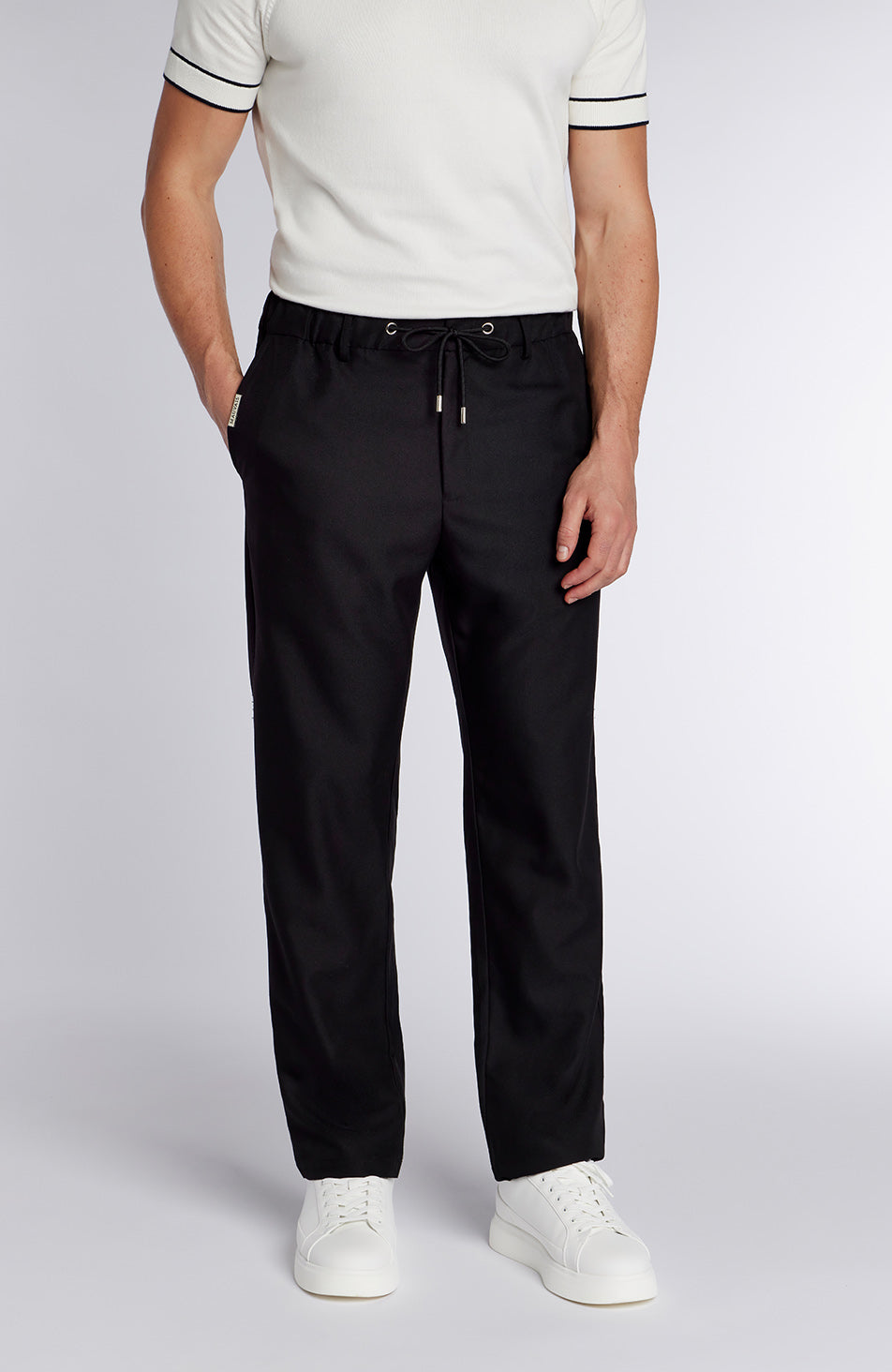 Deveron Straight Leg Woven Trousers in Black