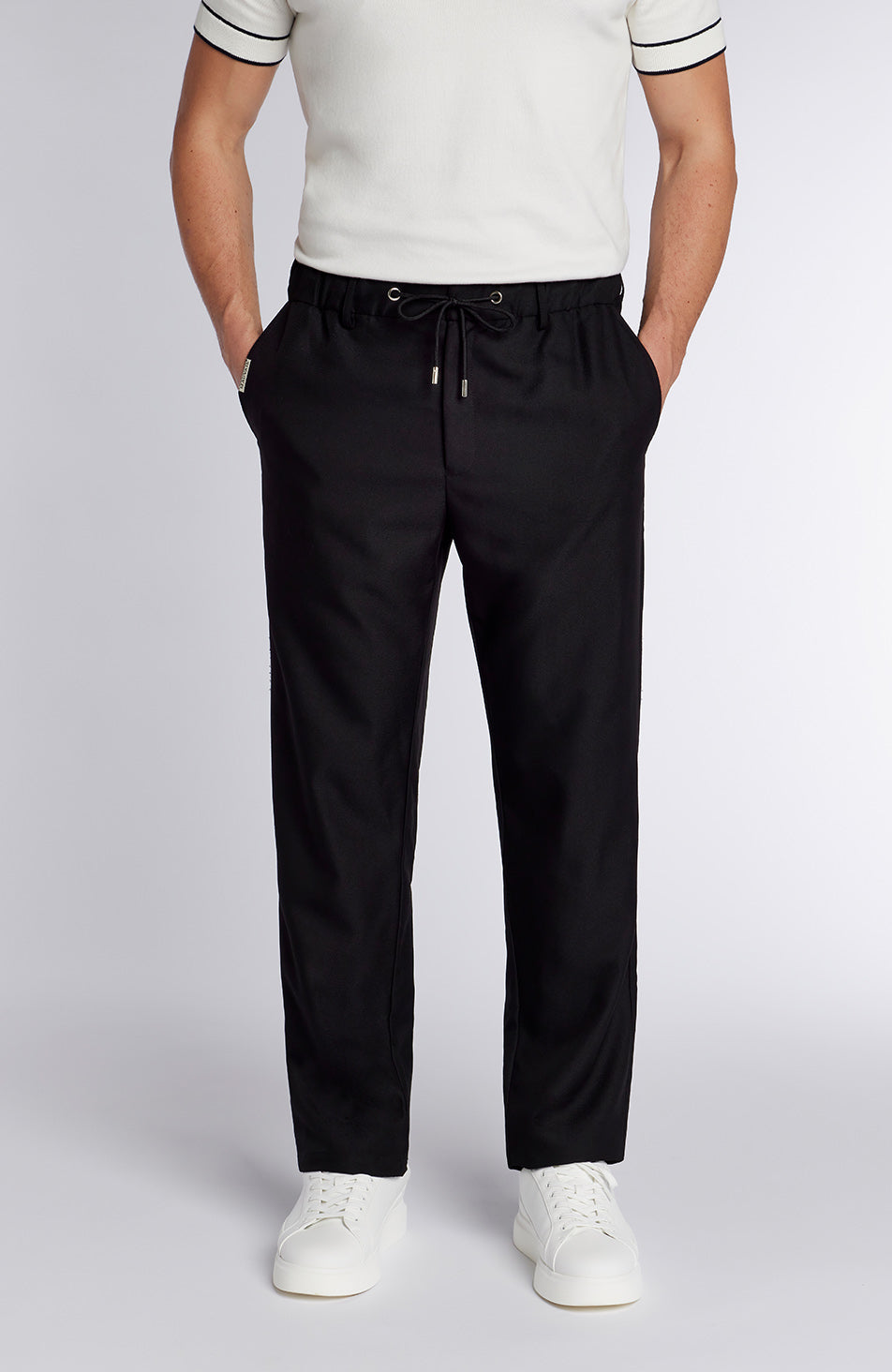 Deveron Straight Leg Trousers in Black