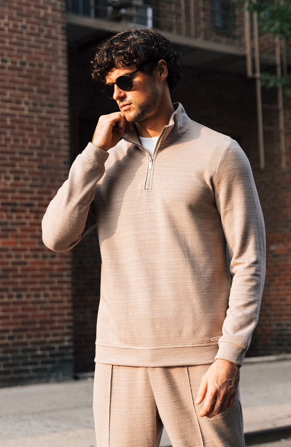 Leandre Regular Premium Textured Quarter Zip in Taupe