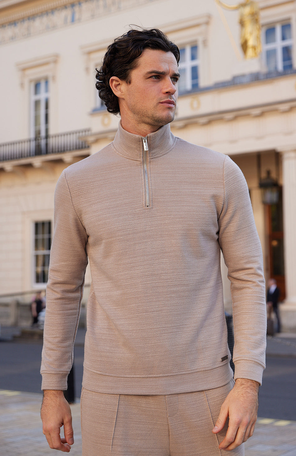 Leandre Regular Premium Textured Quarter Zip in Taupe