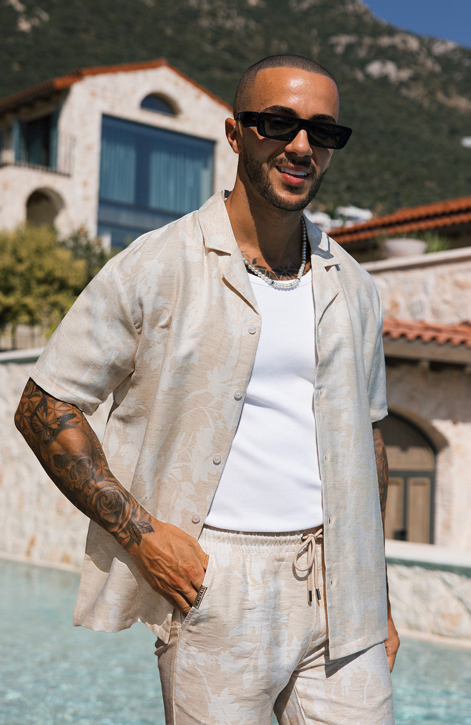 Kandima Linen Blend Floral Relaxed Fit Shorts in Cream