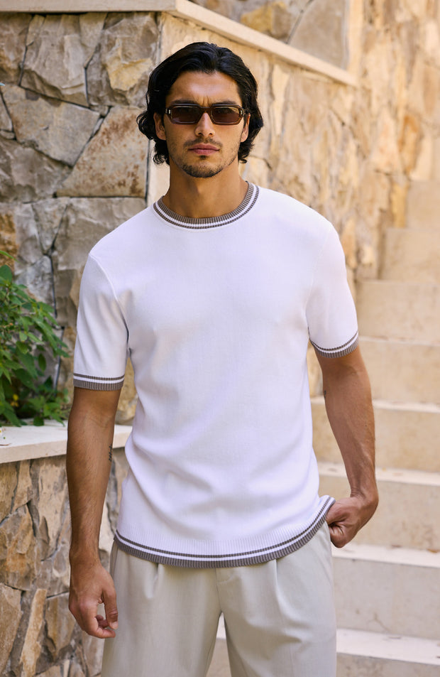 Model is 5'11 with a chest 38", wearing size M