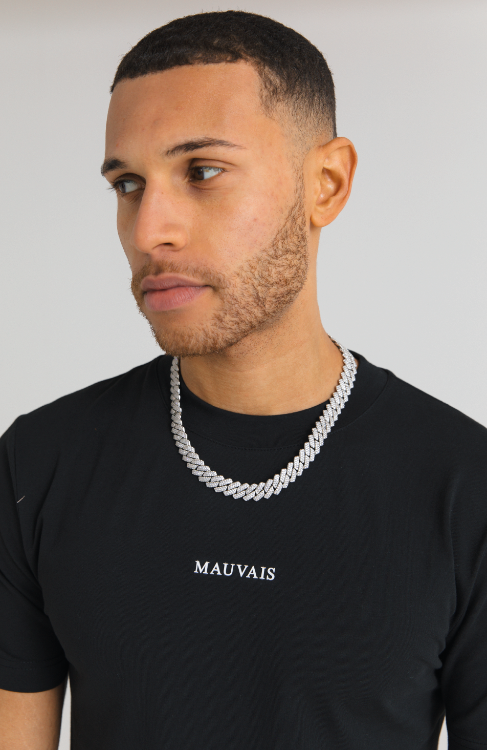 MAUVAIS
