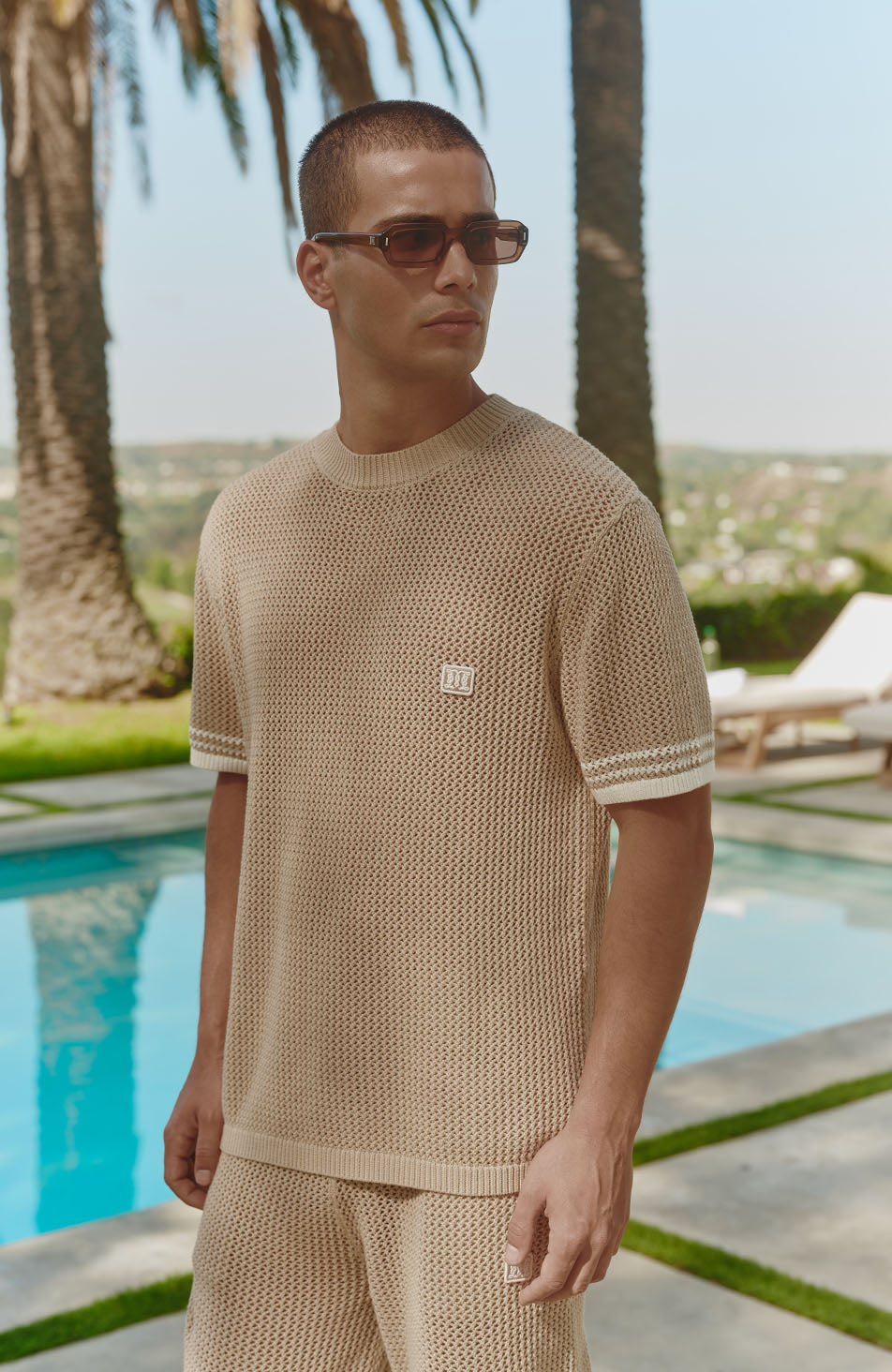 Model is 6'0 with a chest 39.5", wearing size M