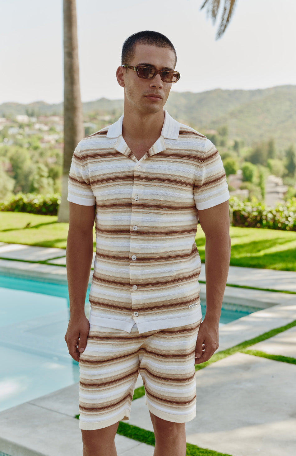8Ombre Short Sleeve Stripe Knitted Shirt in Beige