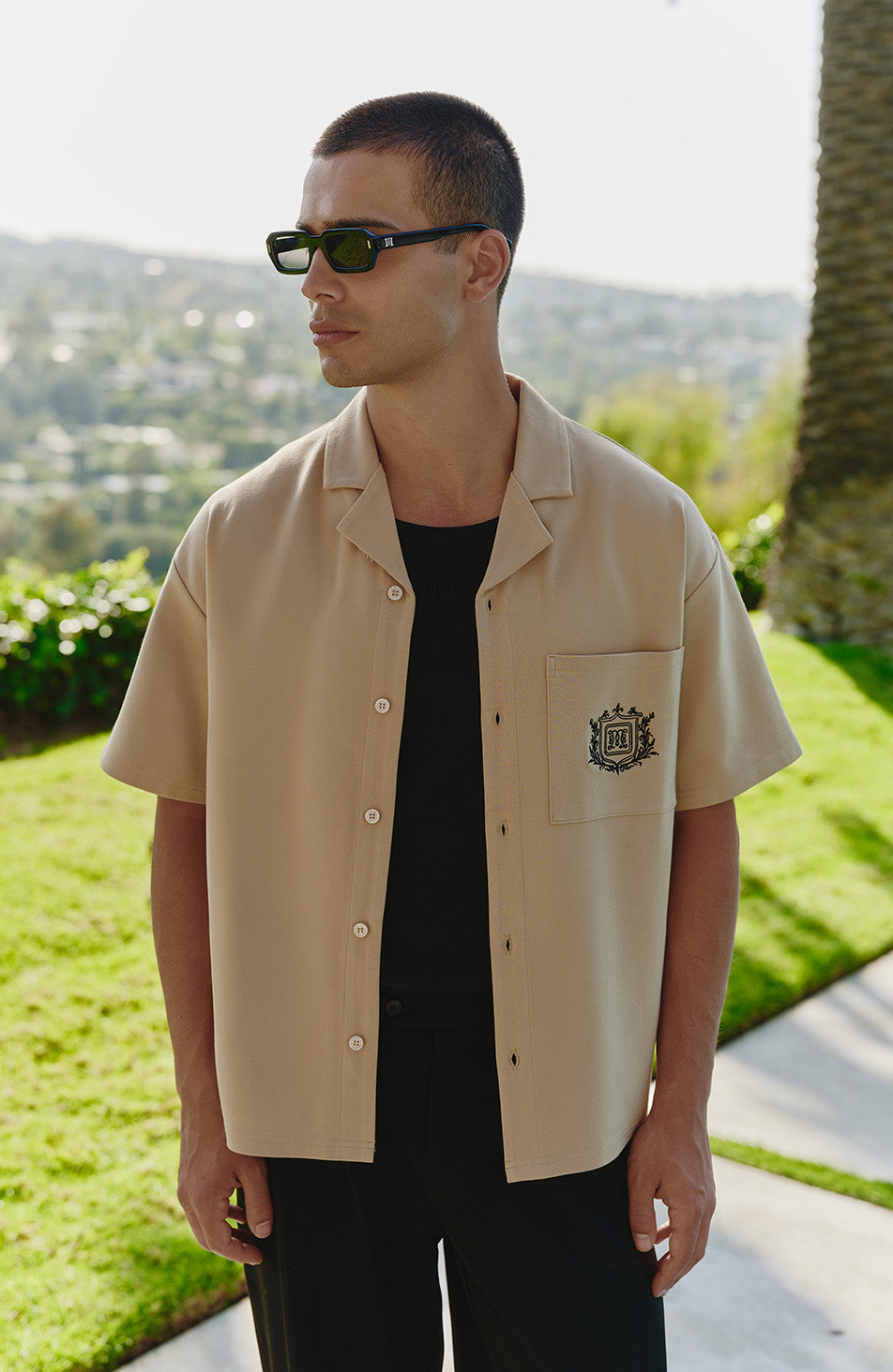 Model is 6'0 with a chest 39.5", wearing size M