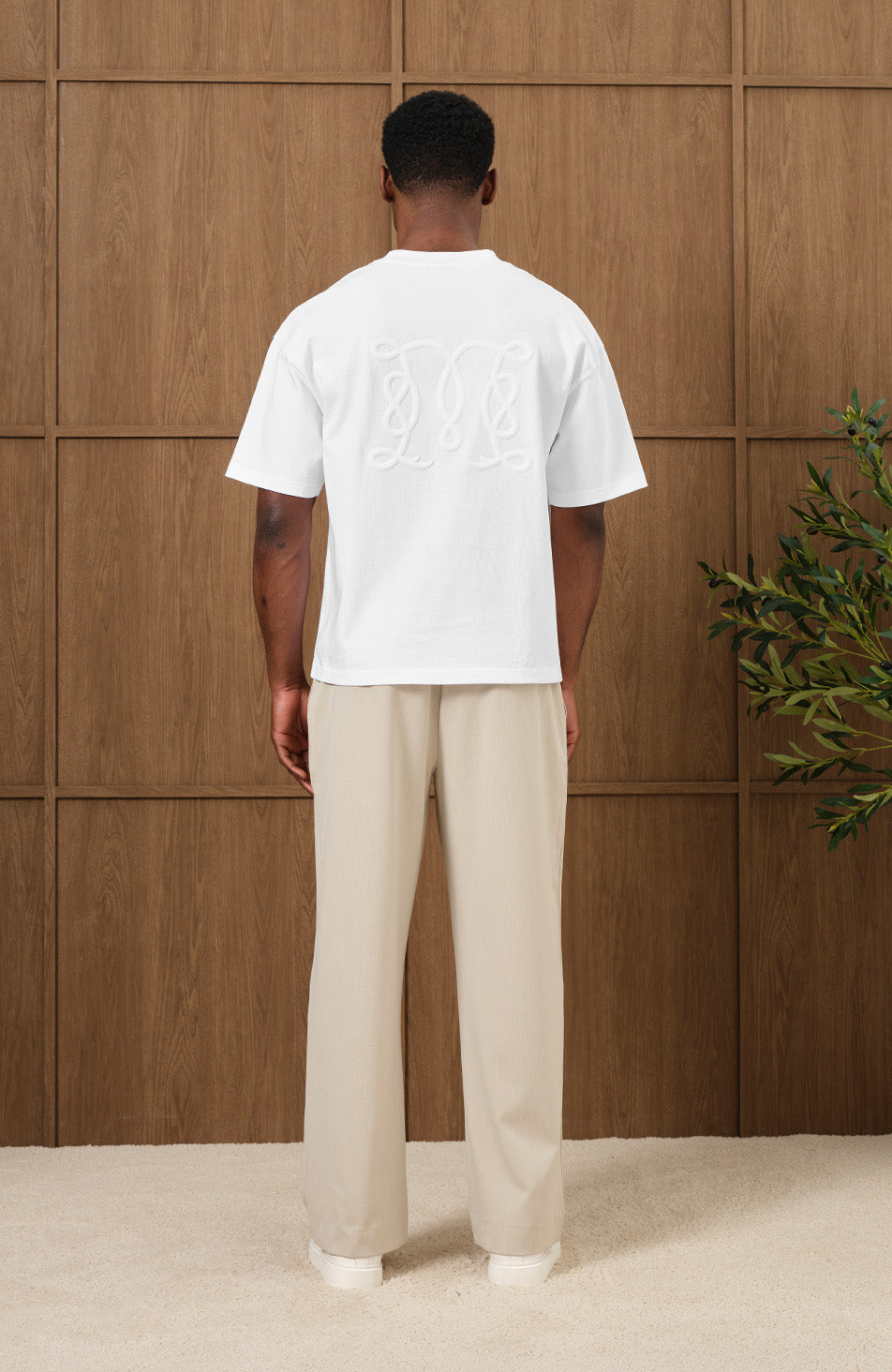 Model is 6ft 2, wearing Medium