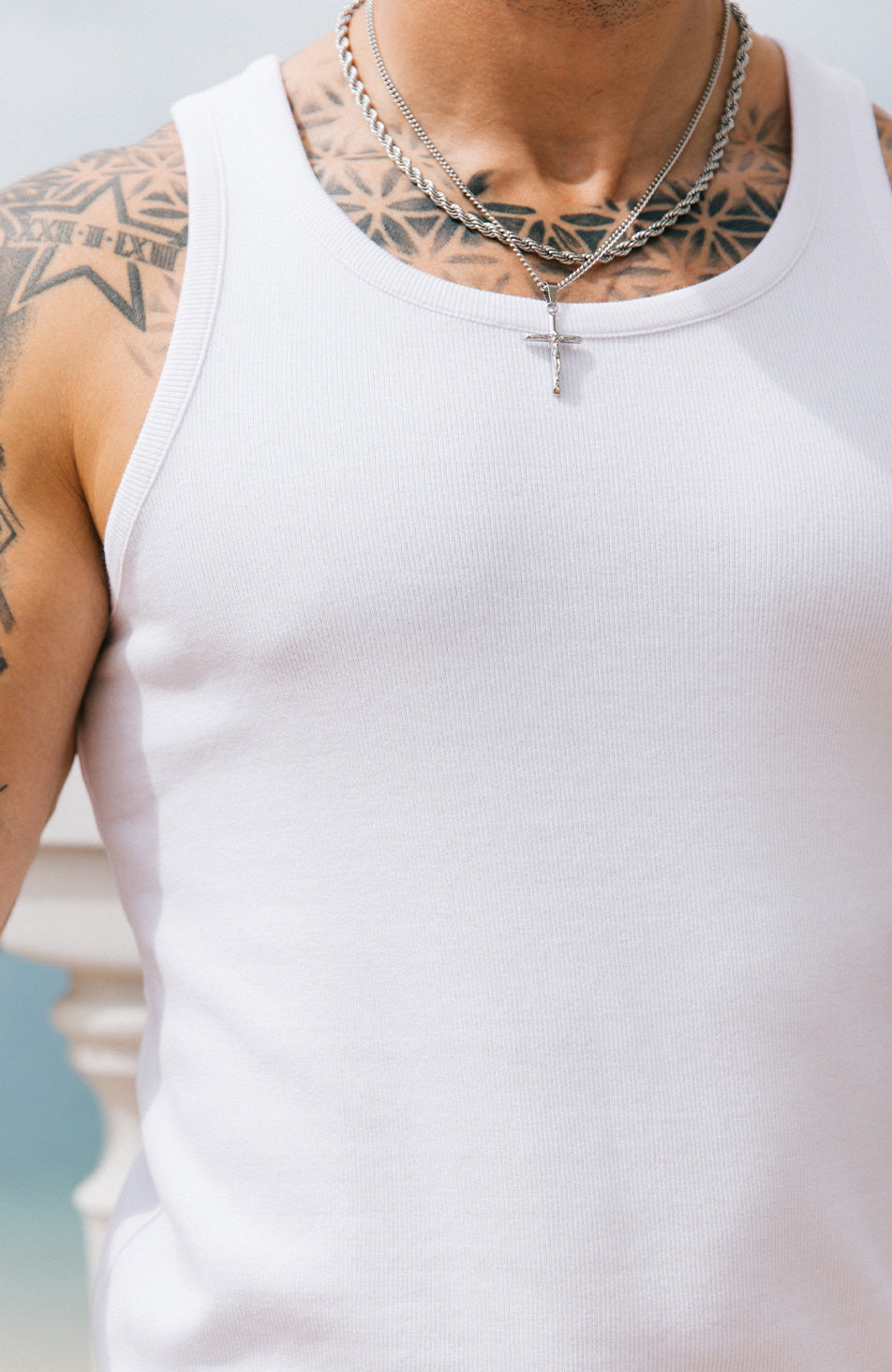 Signature Muscle Fit Vest In White